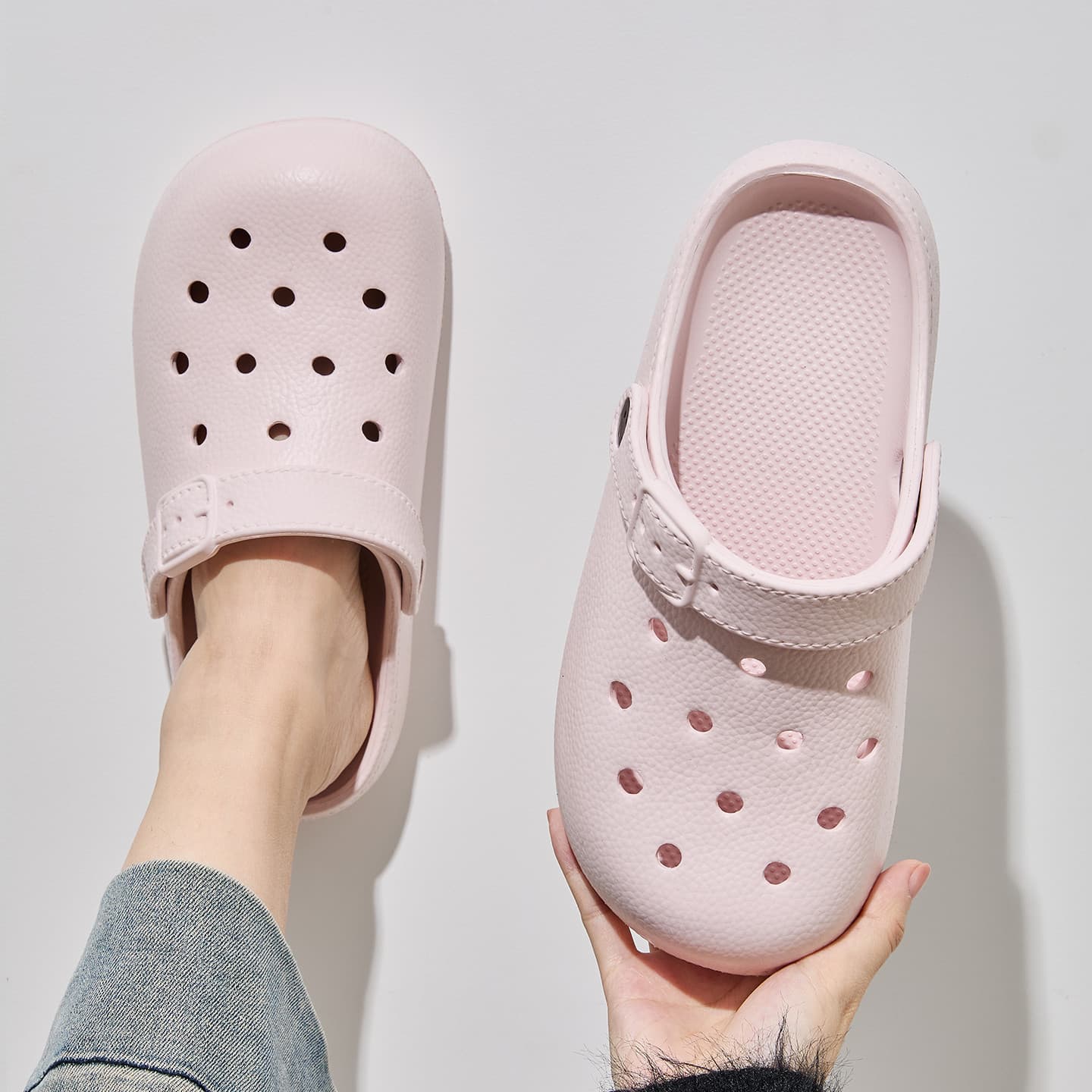Adult Eva Clogs for Women, 2026 New Model, Beach Non-Slip Slippers with a Soft Stepping Feel, Closed-Toe, Suitable for Summer Outdoor Wear