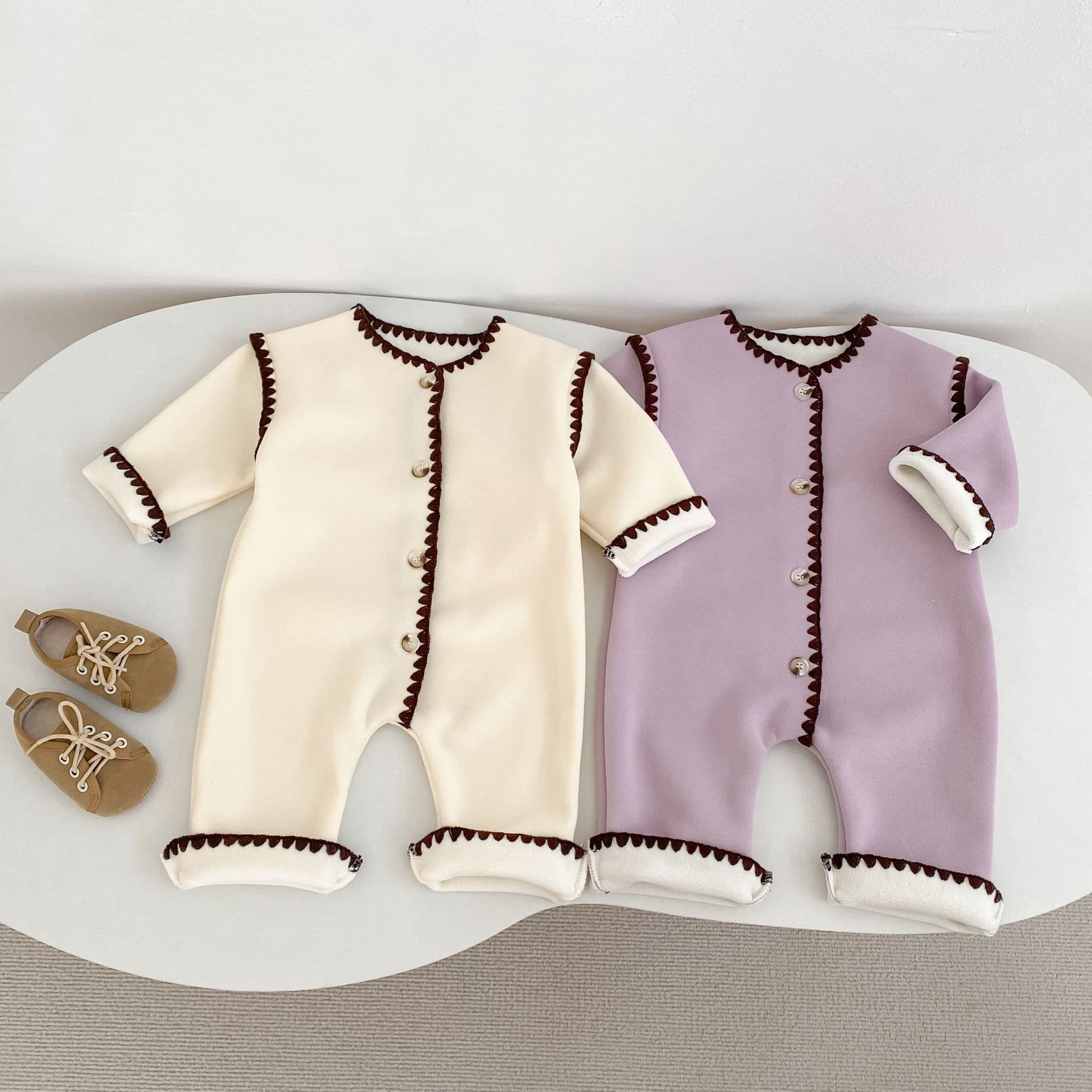 2026 winter clothing for infants and young children, male and female babies, shell edge plus velvet long climbing winter warm baby jumpsuit type A