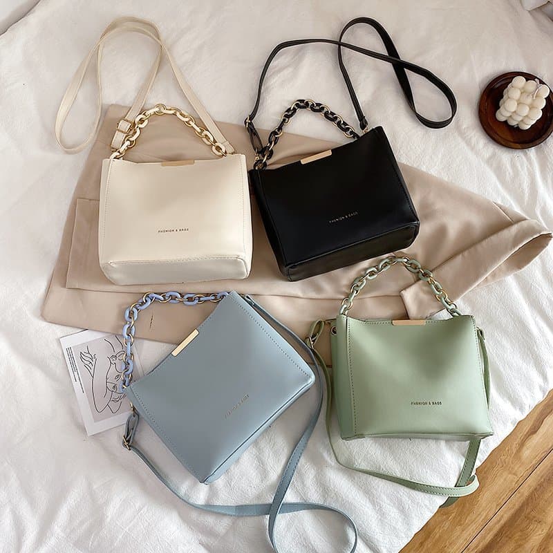 Korean-style Women's Bucket Bag 2023 Spring/Summer Fashion Teen Shoulder Crossbody Bag Simple Commuter Bag with Letter Decoration