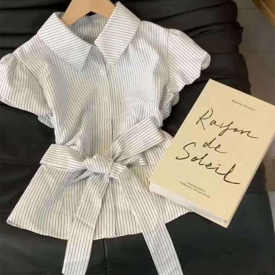 Sweet and Spicy Style Notched Stripe Short-Sleeve Shirt for Women 2026 New Tie-Waist Slimming Versatile Cropped Top