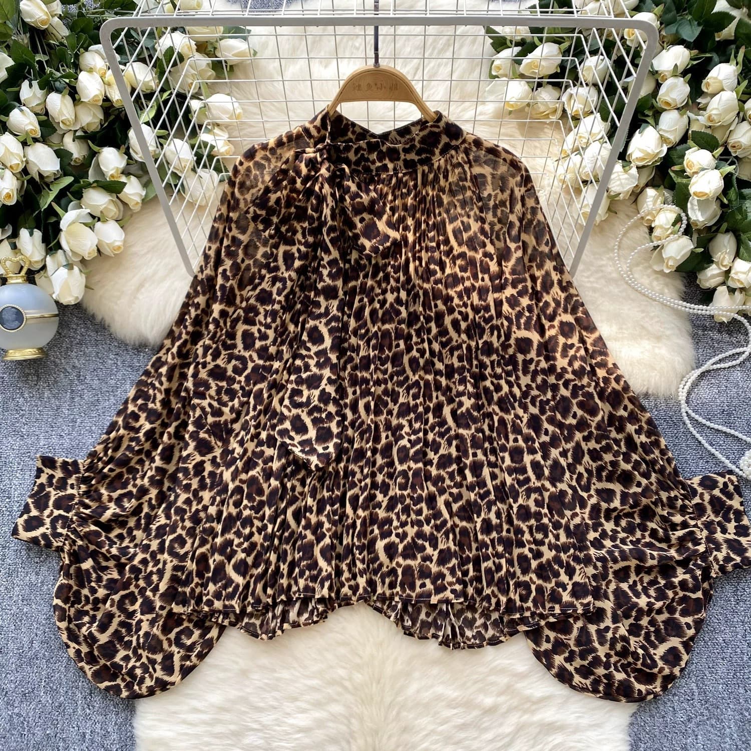 Cross-border Mature Lady Style Chic Top Blouse New Fashion Bow Tie Lantern Sleeve Polka Dot Shirt