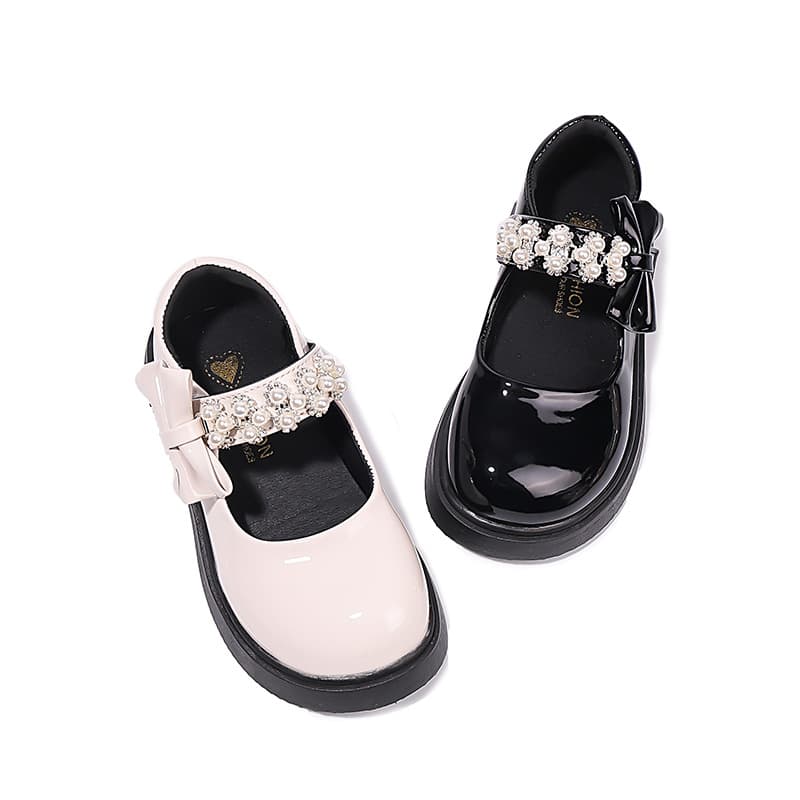 Girls' leather shoes, black school performance shoes with bow and Velcro closure, flat shoes for autumn, school style.