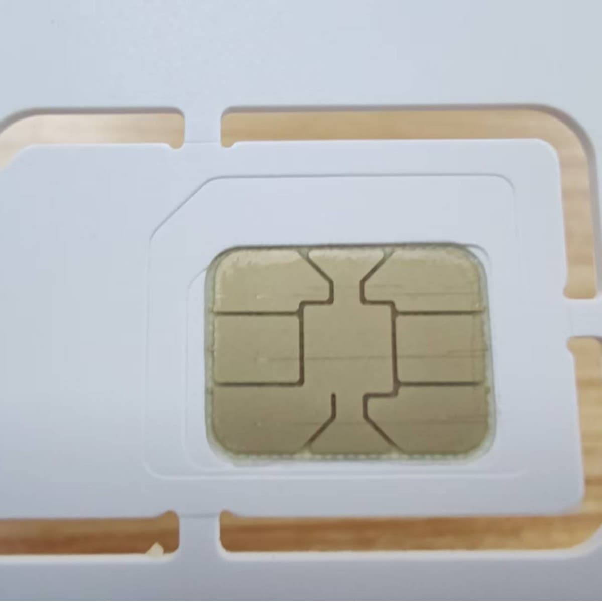 Our factory specializes in producing globally compatible eSIM cards with printable imported chips, guaranteeing quality.