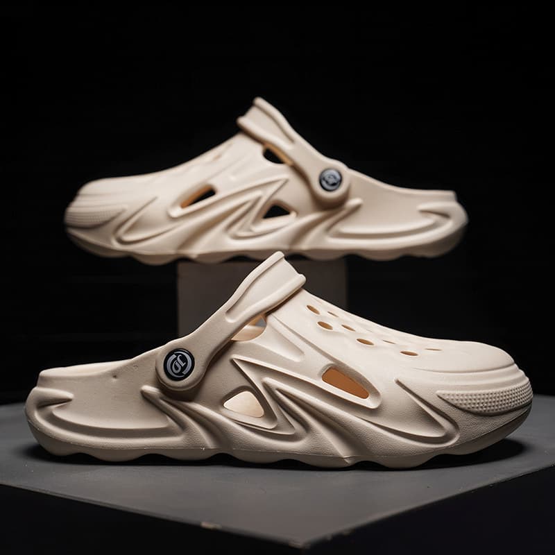 Men's Thick Bottom Sandals Breathable Outdoor Beach Shoes Pure Color Toe Covering Comfortable EVA Material Summer Outdoor Shoes