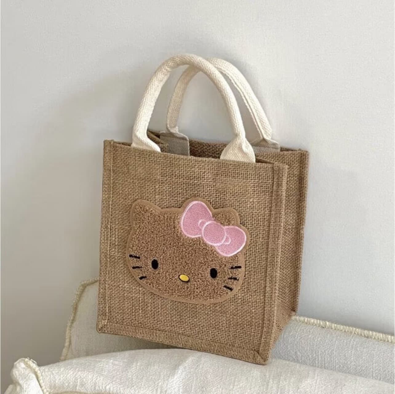Cute Hello Kitty sack bag for girls, large-capacity handbag, good-looking and versatile handbag, storage bag, lunch box bag