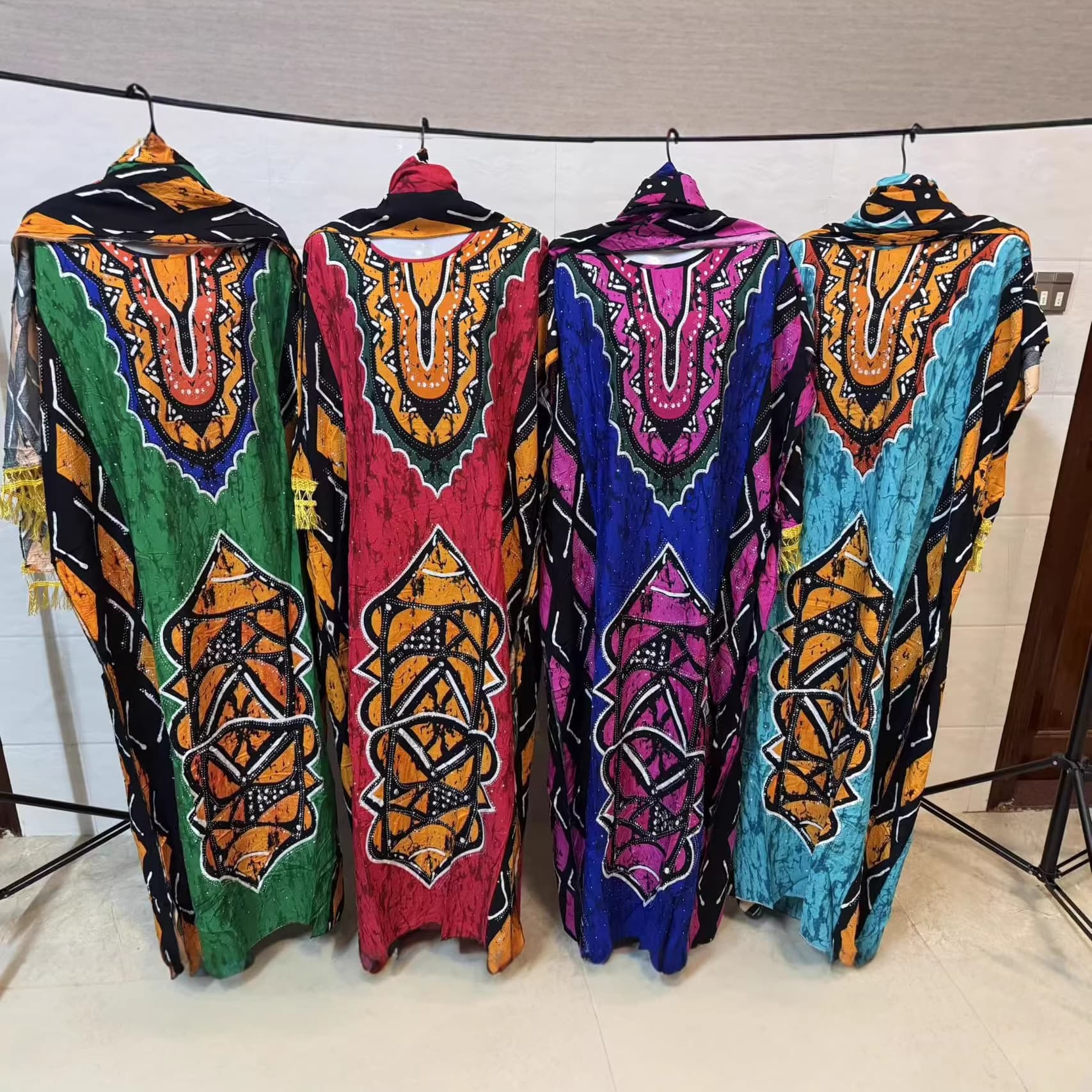 AH8860# New Plus Size One-Shoulder Rhinestone Fringe Headwrap Rayon Printed Colorful Robe Wholesale