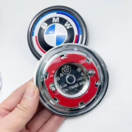 Suitable for BMW X5X6X3 rear logo assembly logo E71E72 E70 F25 F16 trunk tail logo car logo