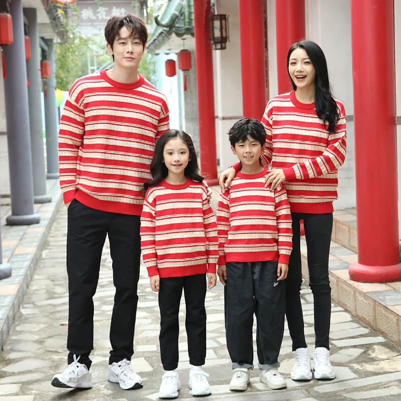 New Autumn/Winter Red Family Matching Sweater Round Neck Thickened Cable Knit Sweater for Family of Three or Four