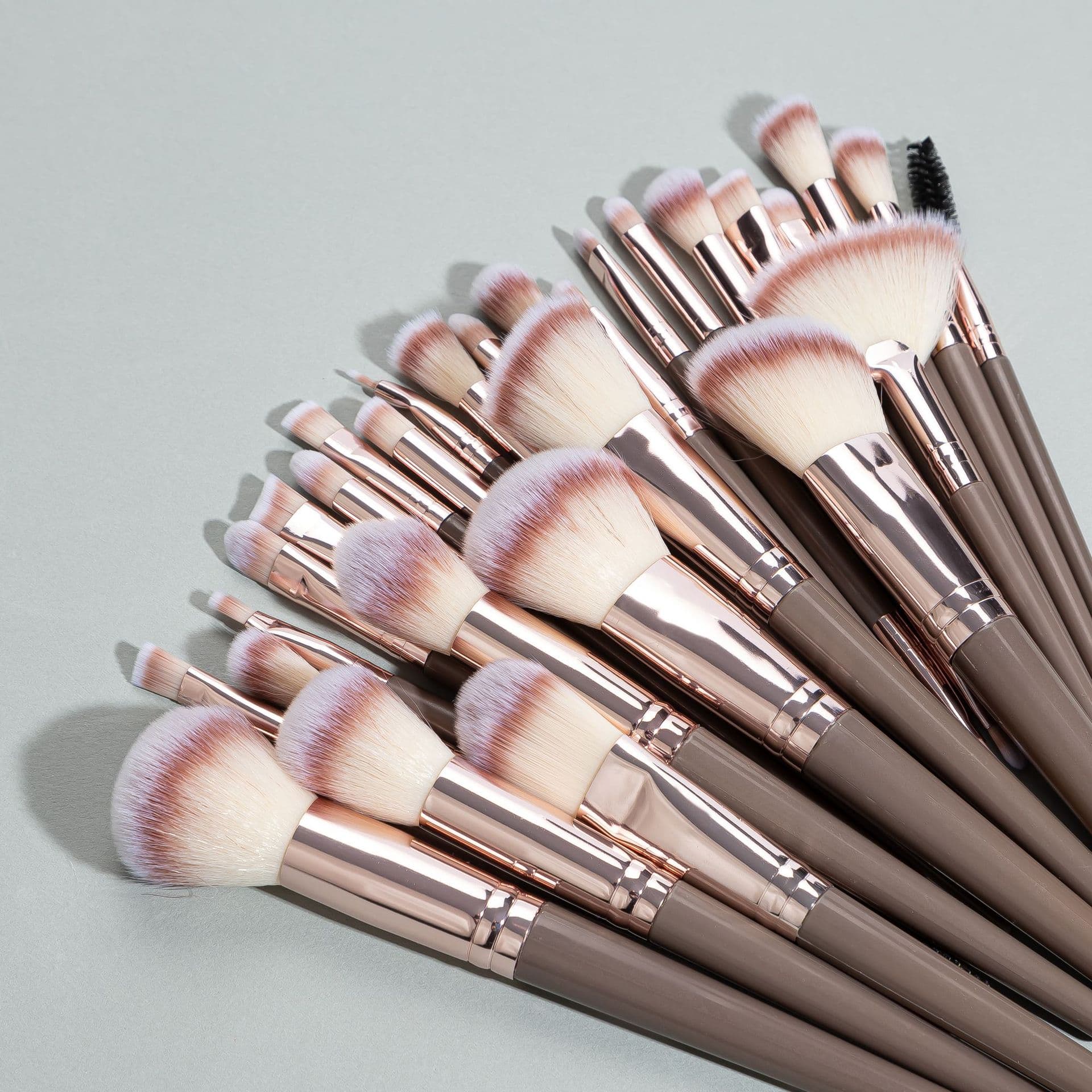 New Cross-Border 30-Piece Makeup Brush Set: Powder Brush, Concealer Brush, Eyeshadow Brush, Eyebrow Brush, Highlighter Brush, Beauty Tools