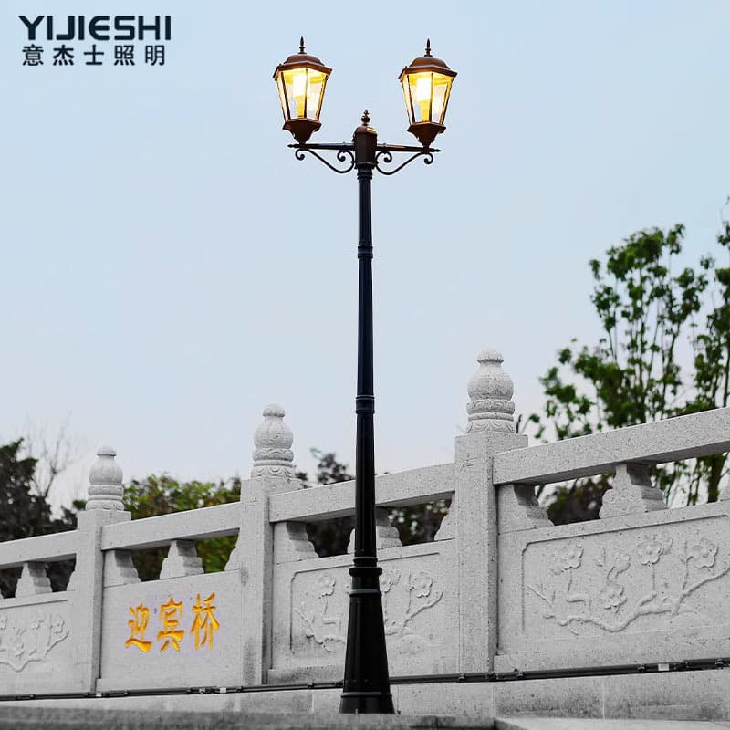 European Retro Double-Head Garden Light for Garden, Community, Park, Villa, American Garden Landscape Lighting