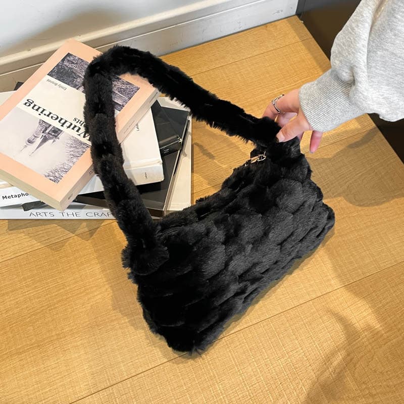 Cross-border Autumn Winter Large Capacity Premium Commuter Crossbody Bag Women 2025 New Plush Fuzzy Crossbody Bag
