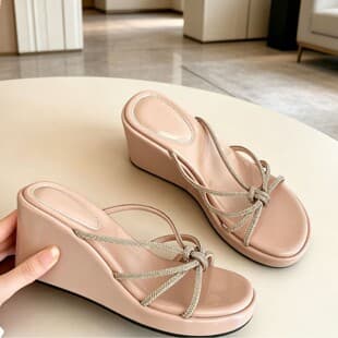 Summer 2026 New Petite Height Increase Anti-Slip Thick Sole Wedge One-Strap Sandals for Women French Style Casual Slides