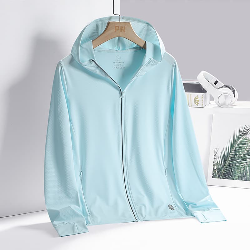 New summer men's and women's outdoor skin jacket, loose fit, lightweight, breathable, quick-drying, sun-protective, couple style.