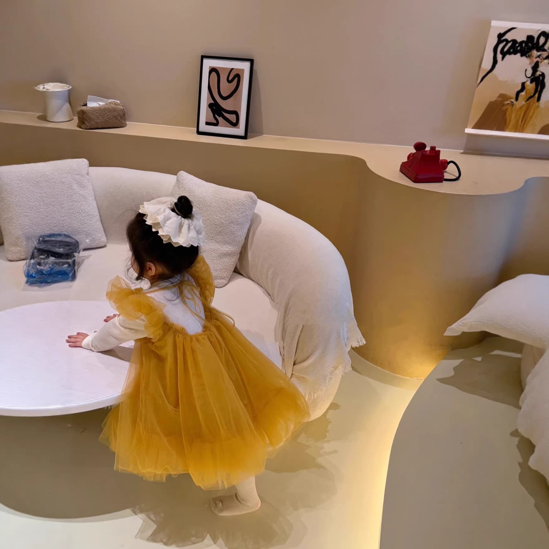 Girls layered yellow tulle suspender dress in spring and summer, princess skirt worn with jeans, single shot