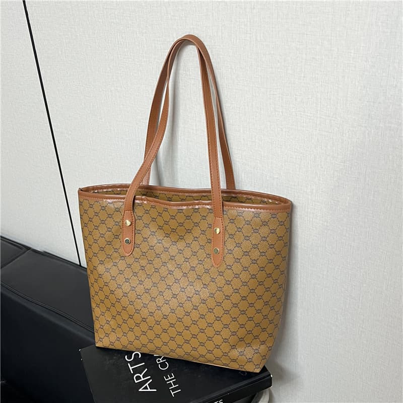Large Capacity Tote Bag for Women 2026 Winter New Fashion Printed Shoulder Underarm Bag Niche Plaid Handbag