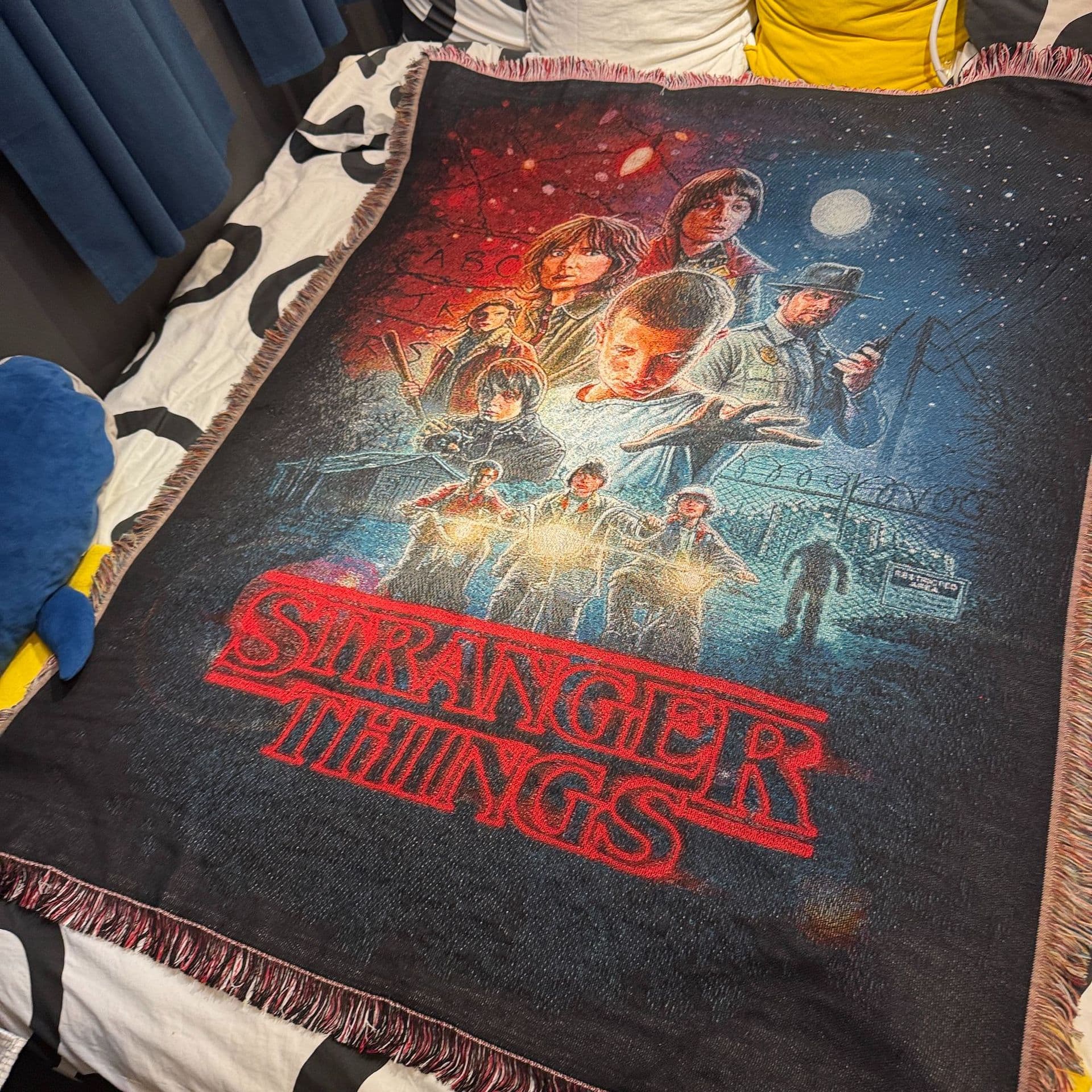 Russian cross-border OZON American drama series Stranger Things stranger things sofa blanket tapestry