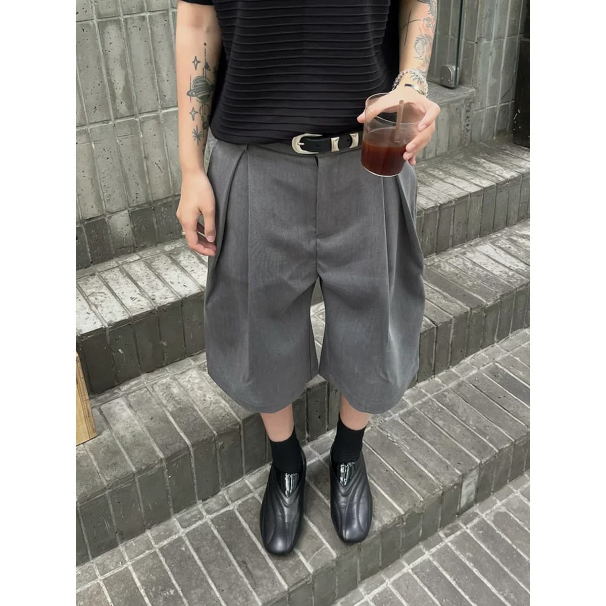 American retro three-dimensional I-pleat A-line silhouette shorts for men and women cleanfit summer old money style casual pants trend