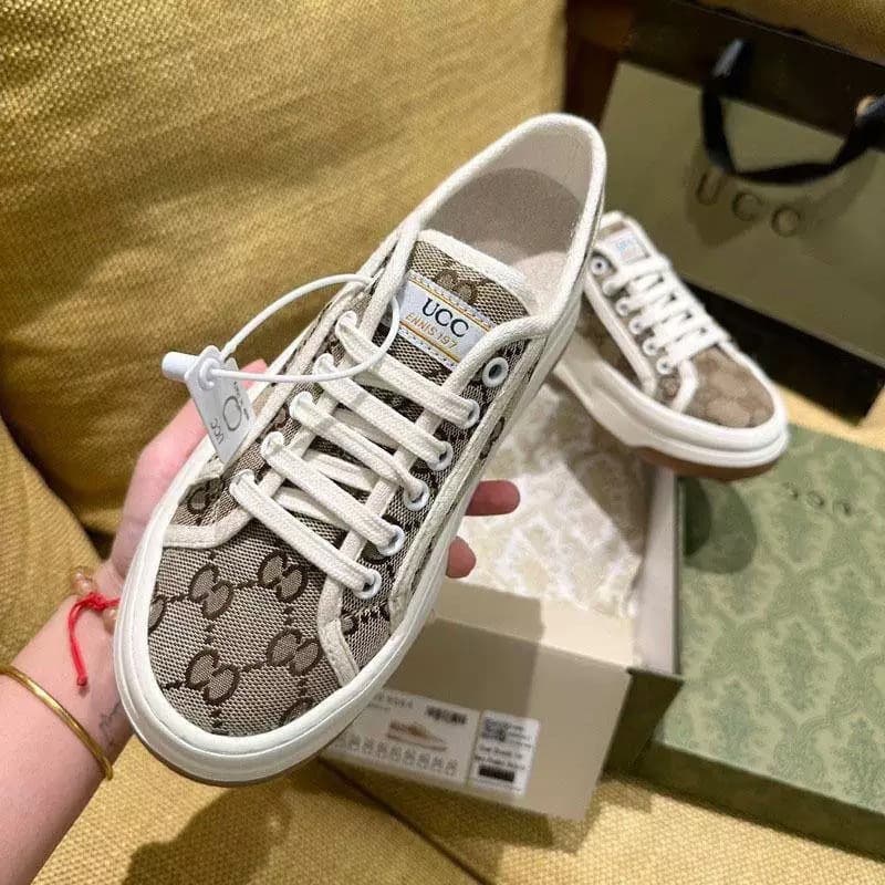 Couple Shoes Embroidered Lace-Up Chunky Sole Cool White Shoes Lace-Up 77 Round Toe New Chunky Sole Unisex 19 Color Block Canvas