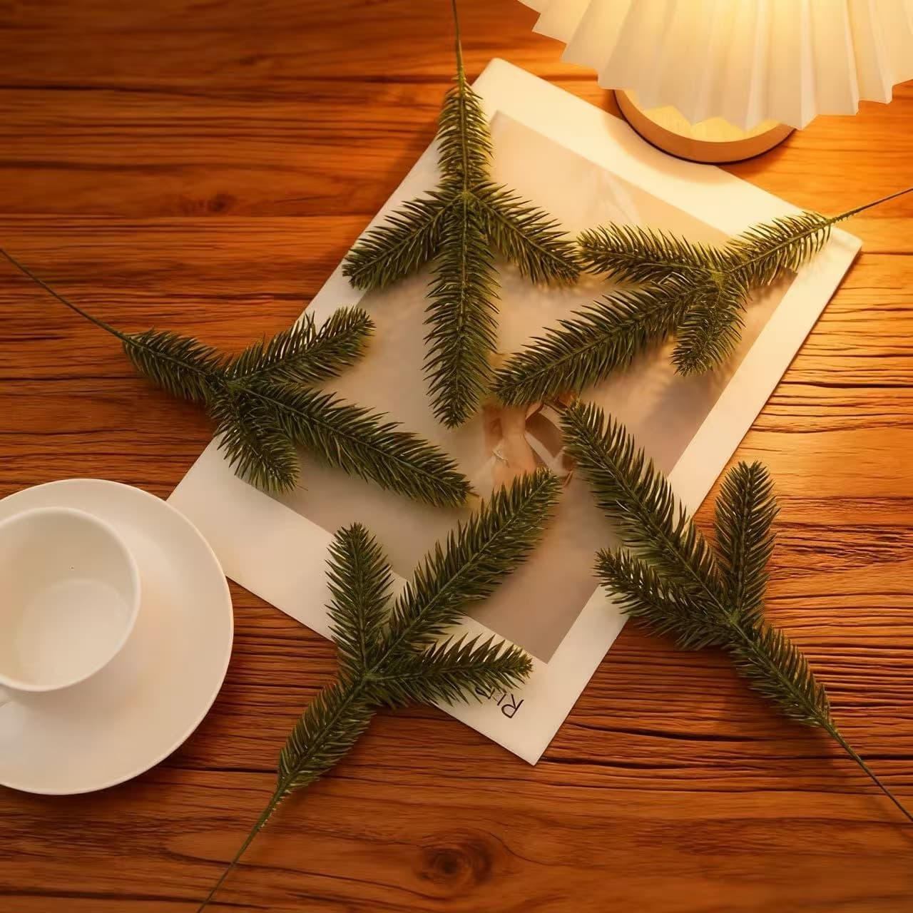 Cross-border direct supply of Christmas decorations, three-pronged double-sided pine needle branches, simulated Christmas wreath, PE pine needle gift box decoration.