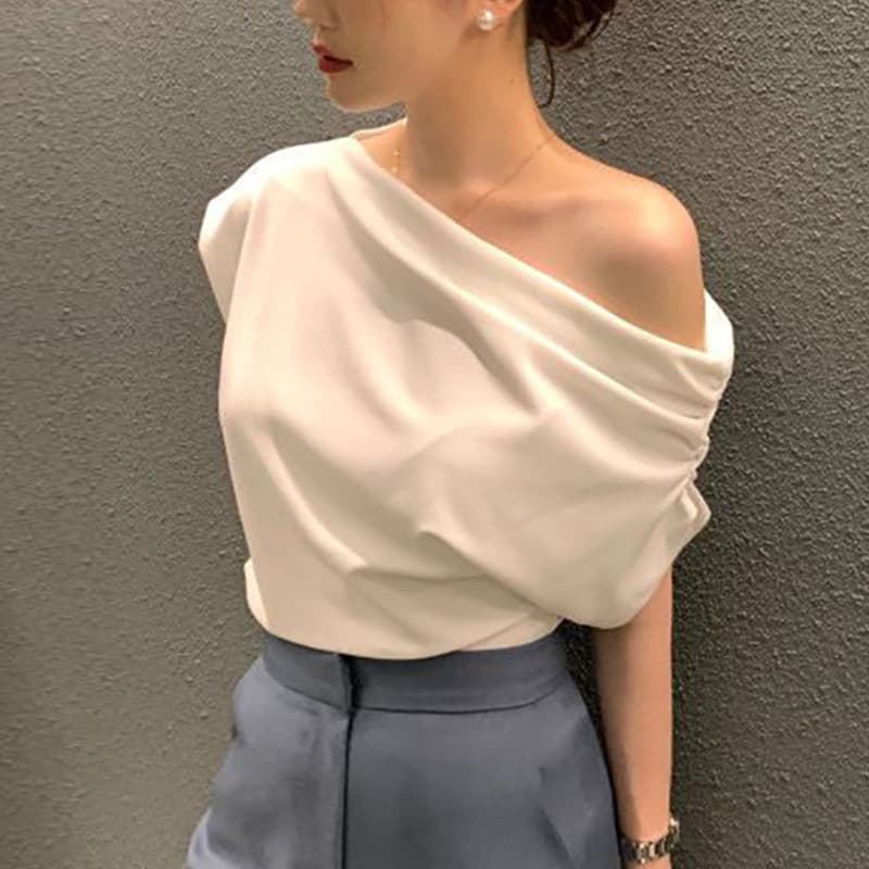 Korean Style 2025 Summer New Sexy Pure Desire Short Sleeve T-Shirt Women's Off-Shoulder Design Top Layering Trend