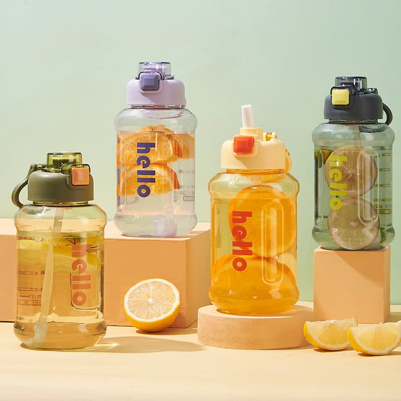 Tumbler Cute Unisex Straw Cup Portable Space Cup Large Capacity Leak-proof Plastic Cup Water Bottle
