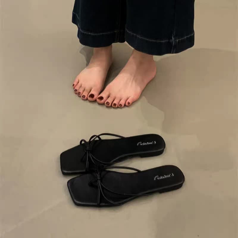 French Thin Strap Flat Sandals for Women 2026 Spring New Square Toe Thin Strap Chunky Heel Slippers Fairy Style for Dresses