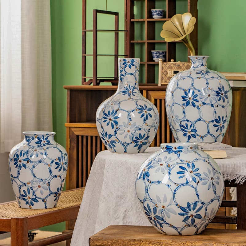 Yutong "Italian Oriental" New Chinese Modern Blue and White Porcelain Hand-Painted with Real Gold Series / Hand-Painted Ceramic Vase