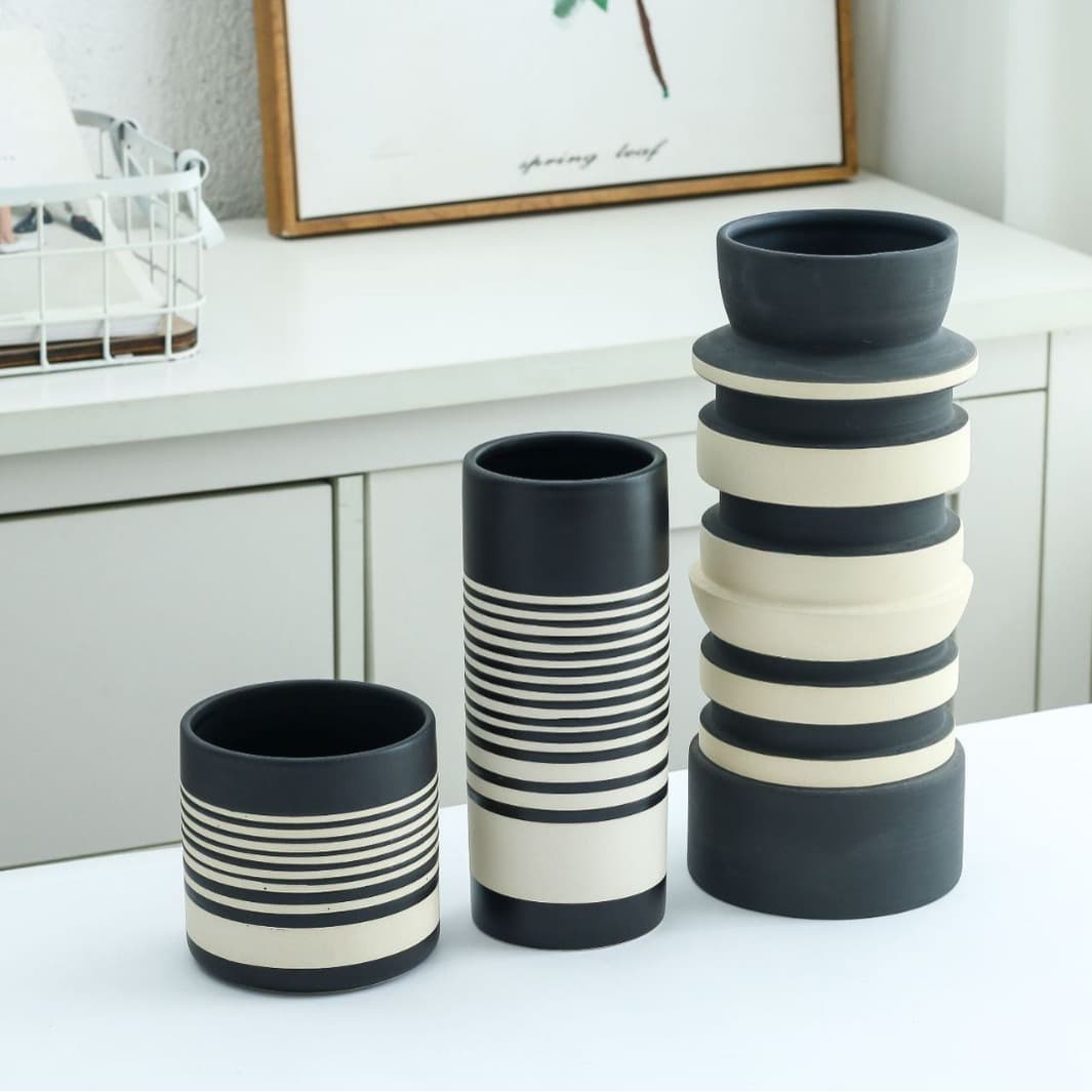 Vase Ins Style High-End Black and White Ceramic Flower Vase for Water Cultivation, Wabi-Sabi Home Decor Piece