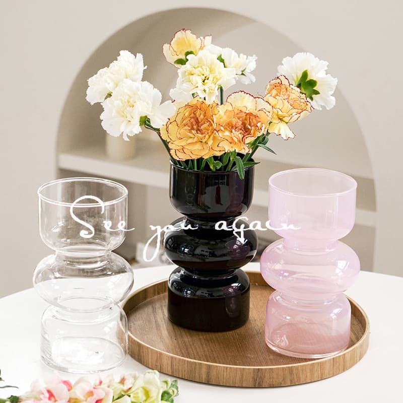 Nordic, Instagram-worthy, Korean-style retro creative irregular glass vase for living room and dining table, a touch of luxury and niche decorative item.