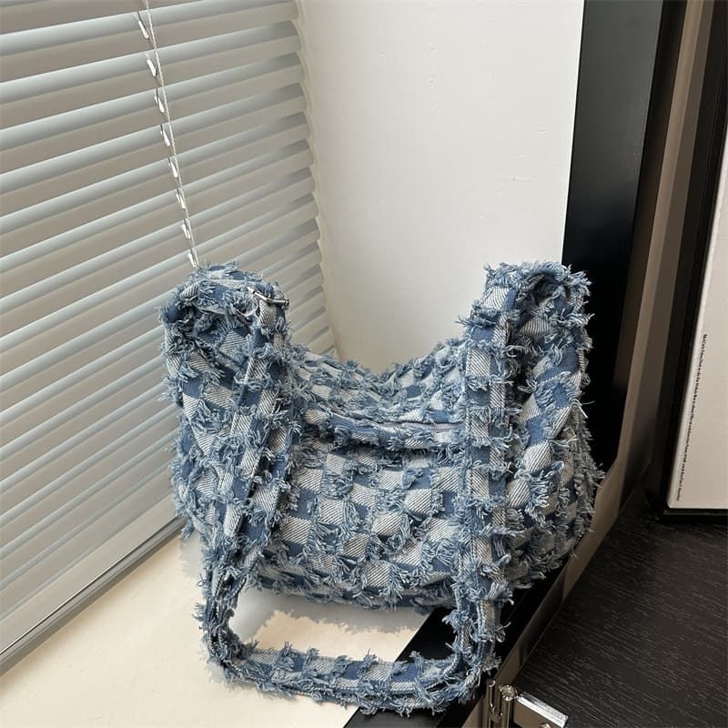 Large Capacity Denim Canvas Shoulder Crossbody Bag for Women Casual Commuter Bag Urban Minimalist Style Zipper Closure