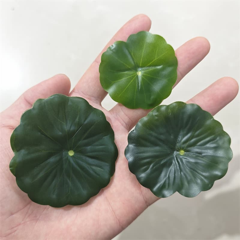 Simulated plastic lotus leaves, miniature artificial plant landscape decorations, small plastic leaves, artificial lotus leaves