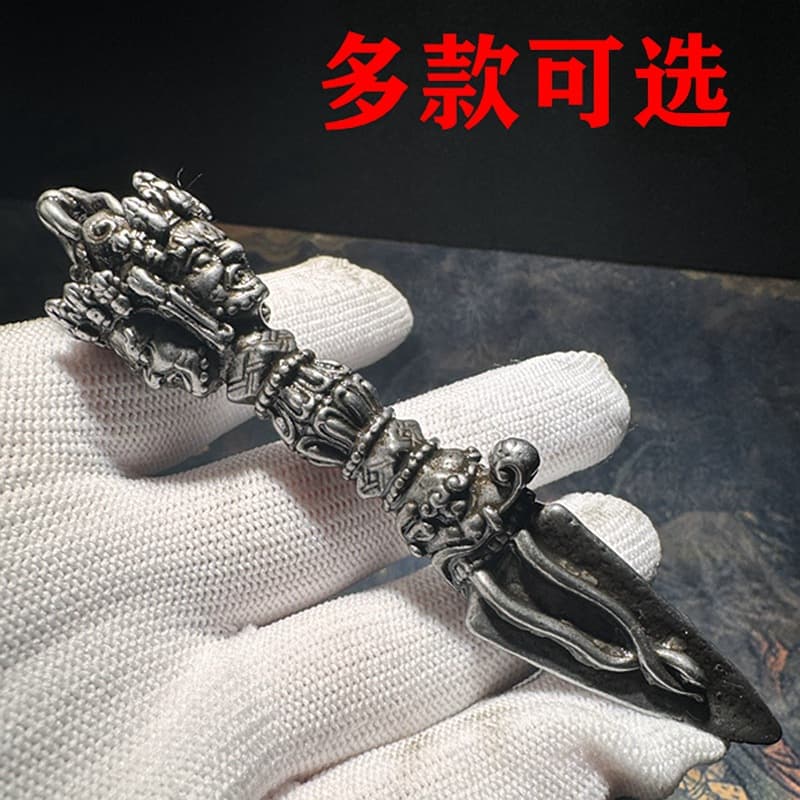 Tibetan-style iron pestle antique craft Vajra pestle ornament, retro Buddhist altar decoration