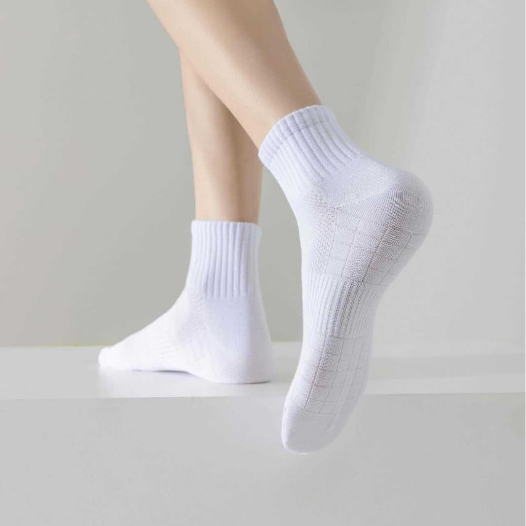 Cross-border PM Summer Mid-calf Socks Solid Color Casual Sports Cotton Socks Sweat-absorbing Breathable No-show Socks Seamless Student Black and White Socks