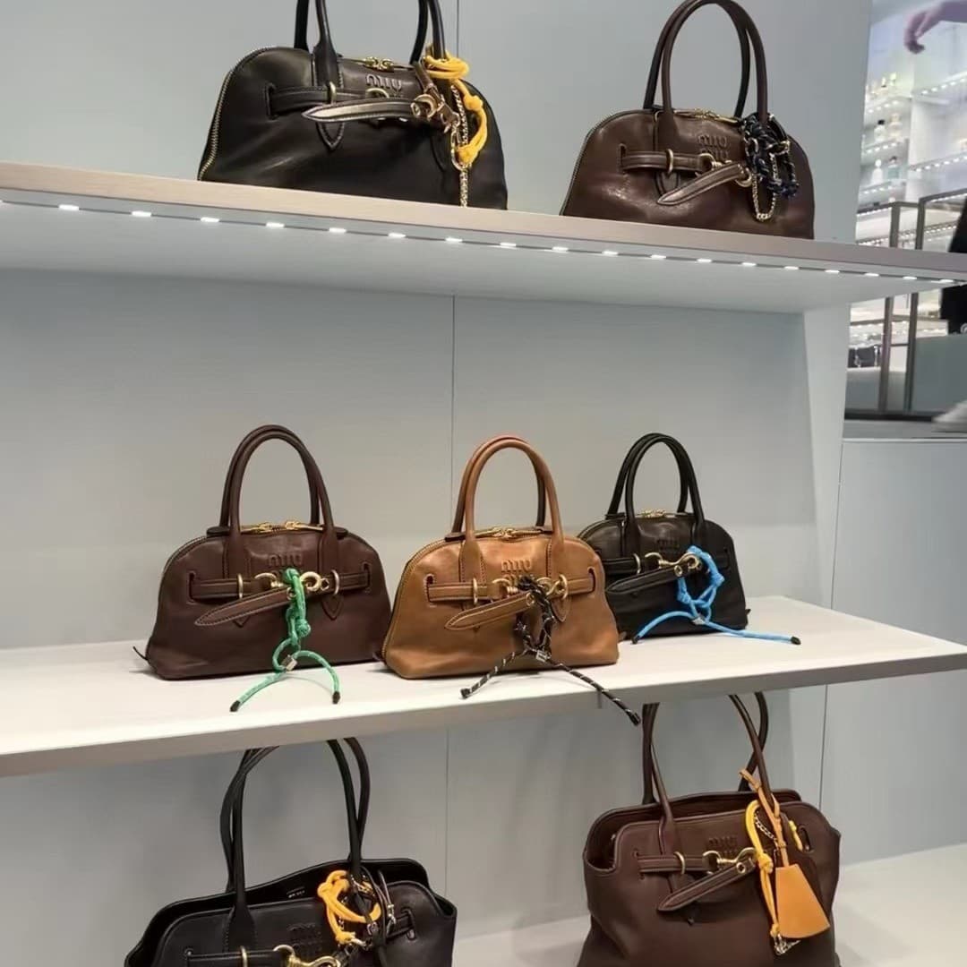 Miu Fall/Winter Runway Style Melade Shell Bag Women 2024 New Miu Miu Vintage Bowling Bag Genuine Leather Handbag