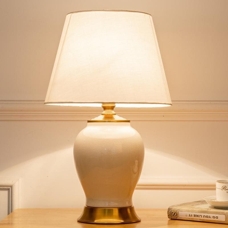 Nordic style ceramic table lamp, warm bedroom bedside lamp, living room, study room, hotel decorative table lamp, creative lighting fixtures