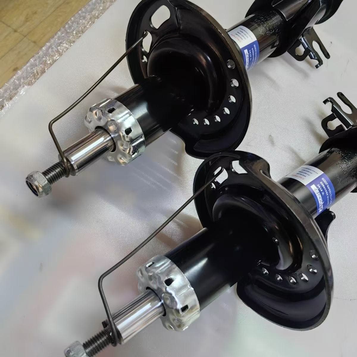 Suitable for Ji PU Liberty front shock absorber Liberty rear shock absorber Liberty 1.4T front and rear shock absorbers