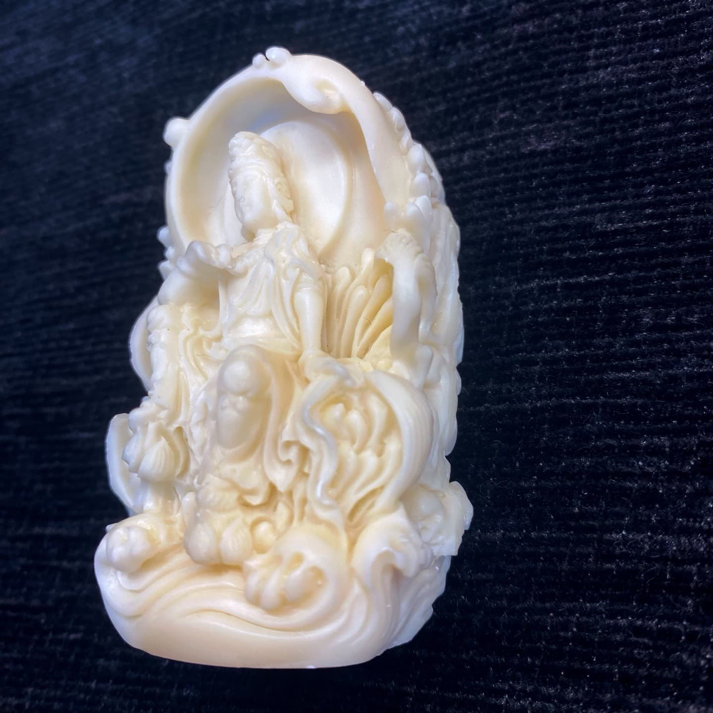 Factory Direct Ivory Nut Carved Guanyin Bodhisattva Pendant Ornament Buddha Statue Carving Handicraft Collectible Accessory