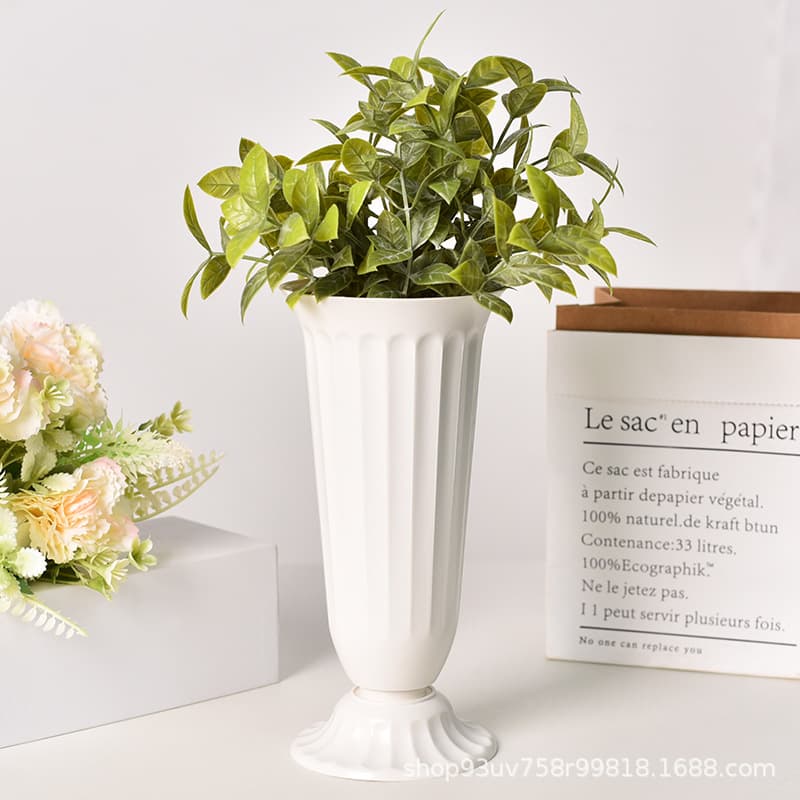 Plastic flower pots, desktop vase ornaments, plastic tube flower buckets, flower arrangement buckets, European and French flower shop gardening supplies