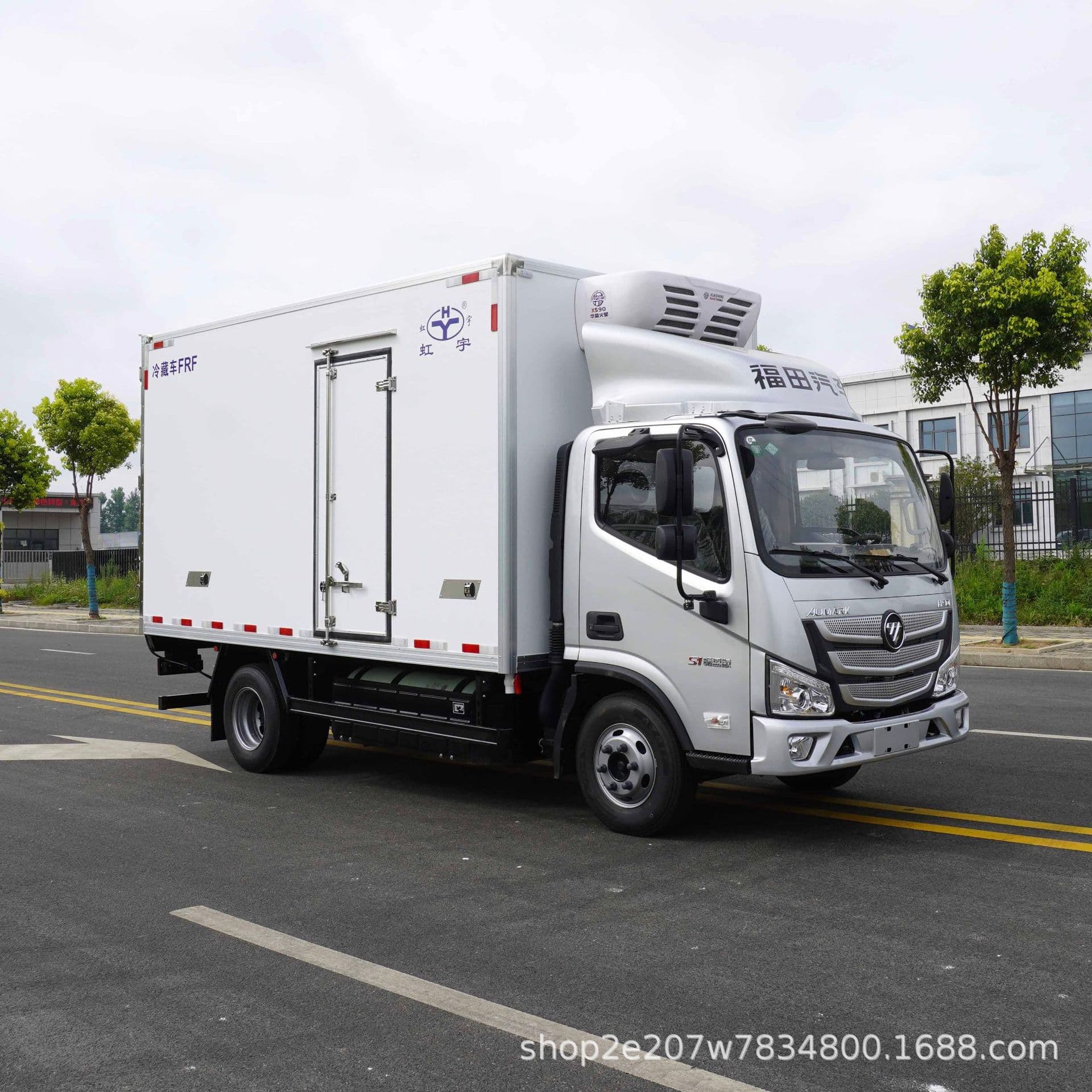 Small CNG Refrigerated Truck 4.2m Foton Oumark Freezer Vehicle Natural Gas Fruit Vegetable Seafood Cold Drink Insulated Van