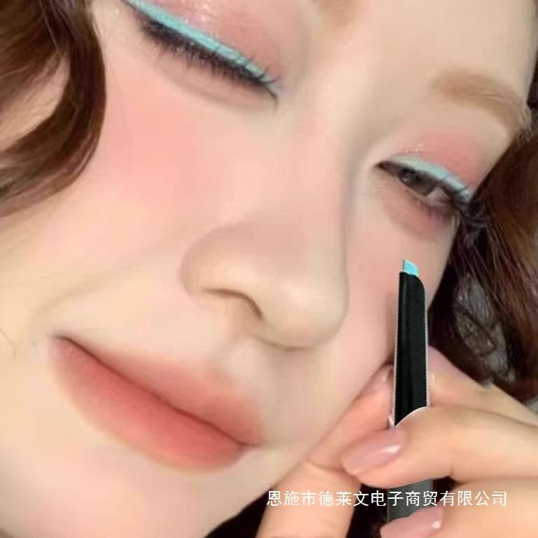 This Is How Regular People Do Blue Eye Makeup! Colored Eyeliner Pencil Gel That Doesn't Smudge, Long-Lasting Red-Brown Shade for Beginners