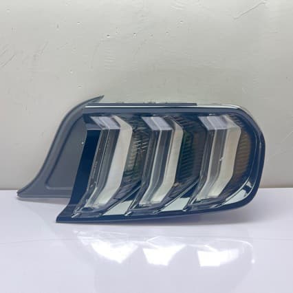 Suitable for 15-19 Ford Mustang Rear Tail Lights, Mustang Rear Fog Lights and Brake Light Modification