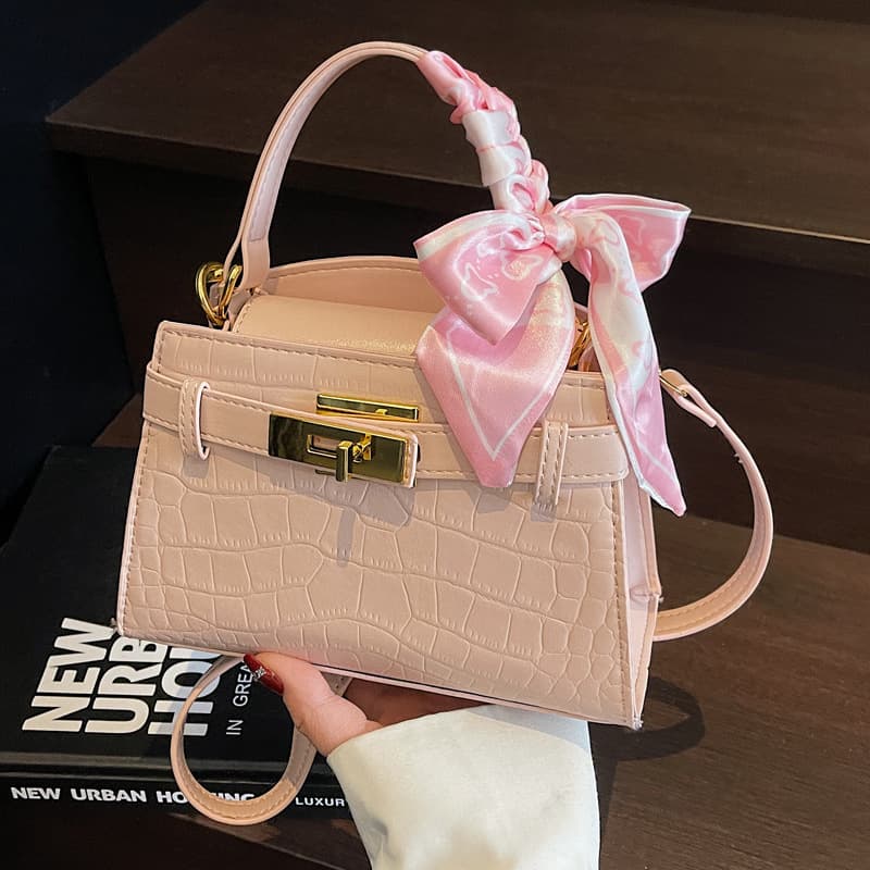 Women's Handbag 2026 New Style Fashion Spring Exquisite Versatile Shoulder Bag Work Commute Crossbody Small Square Bag