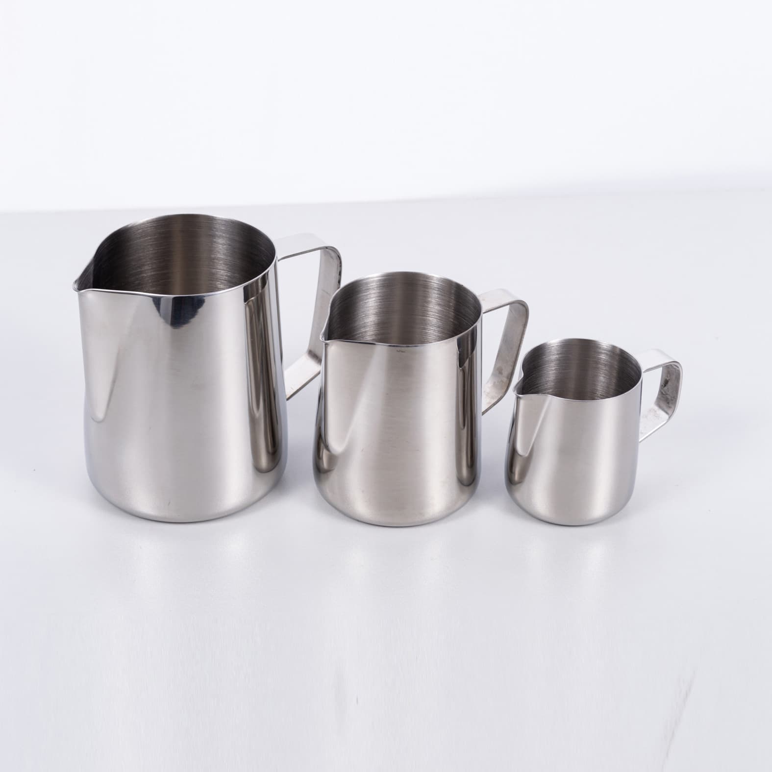Coffee latte art cup, stainless steel latte art vat, milk vat artifact with graduated tip, milk froth cup