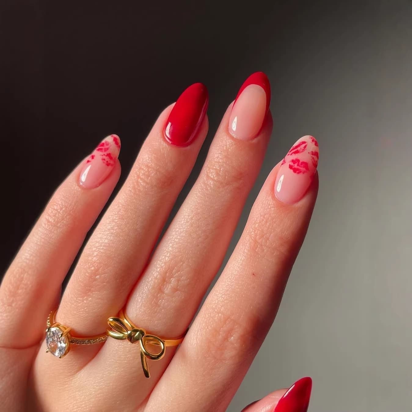 24 Short Oval Nails Red French Sexy Lip Print White-Enhancing Versatile High-End Wearable Nails for Export