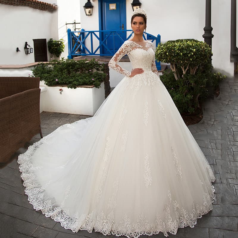 Elegant European Wedding Dress Long Sleeve Round Neck Lace Slimming French Style Bridal Gown with Train High Waist Princess Sleeve