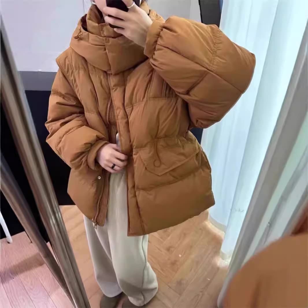 Short down jacket for women, loose and slim, autumn and winter 2026 new small hooded thickened bread jacket