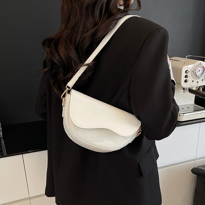 Spring Summer New Style Women's Handbag Shoulder Bag Underarm Bag Wide Strap Crossbody Bag Saddle Bag PU Leather Zipper Closure