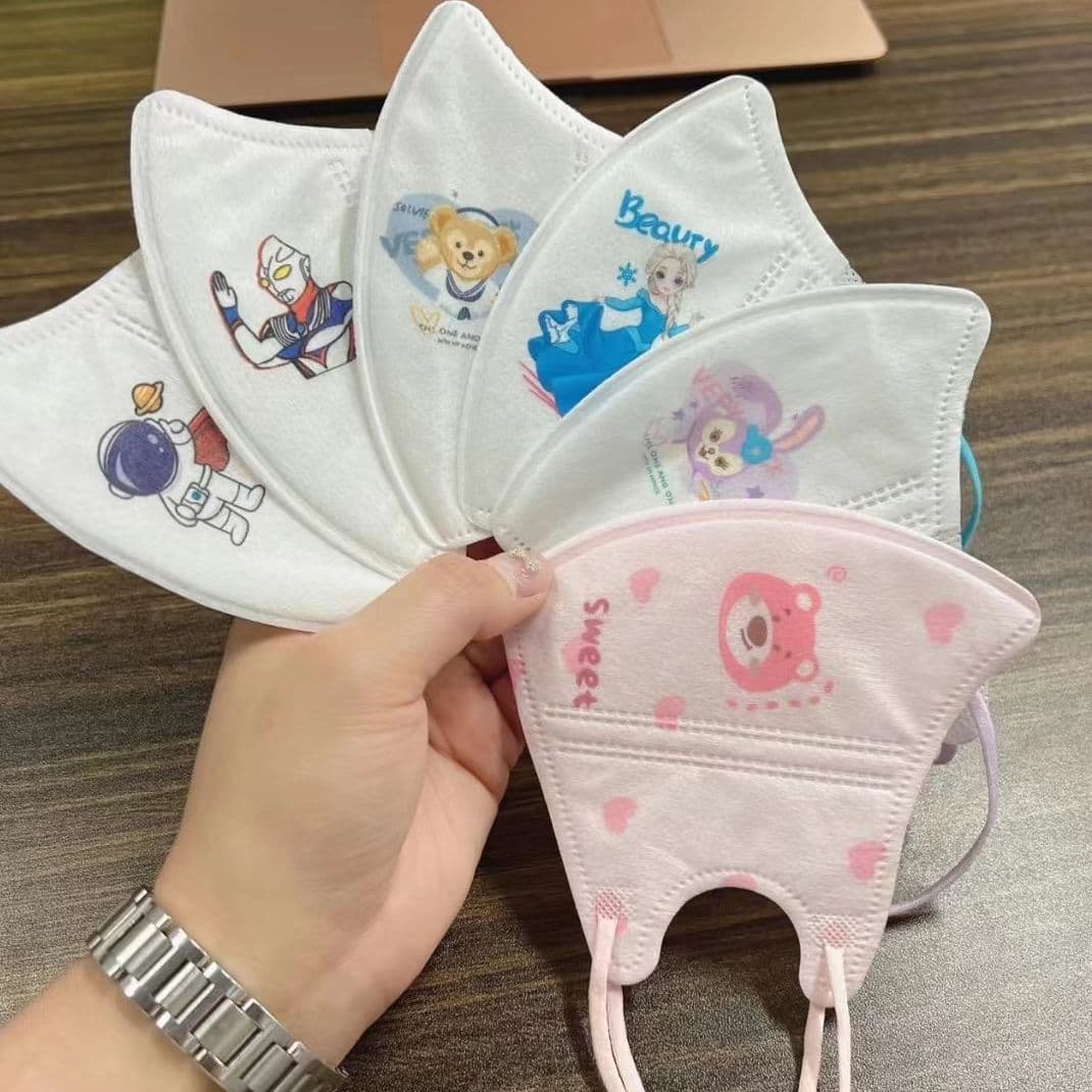 Individually packaged, disposable cute cartoon Elsa StellaLou 3D children's face masks.