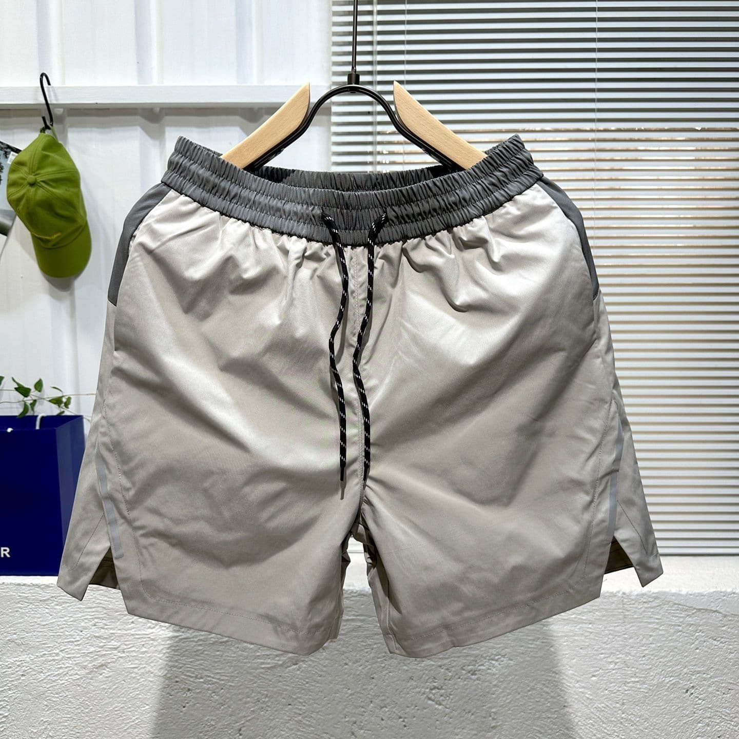 Men's shorts, summer outer wear, trendy brand, super popular American casual sports beach pants, teenagers' quarter pants, versatile