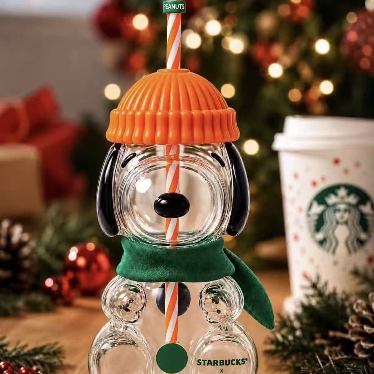 New Cross-Border Cartoon Snoopy Shaped Glass Straw Cup, High-Appearance Internet-Famous New Arrival, High Borosilicate Glass Stand